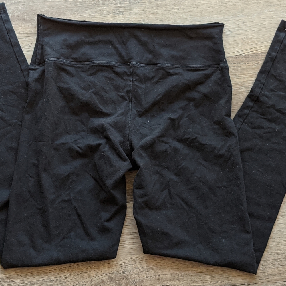 Yummy Tummy Black Leggings Size Medium